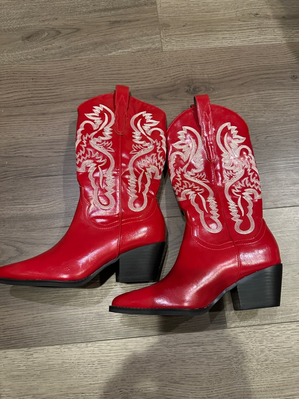 Oasis Society size 8 Red Western Embroidered Mid-Calf Boots .  Like new